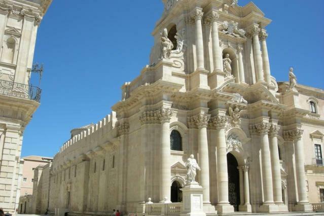 فيلا Domus 1333 Al Duomo سيراكوزا المظهر الخارجي الصورة