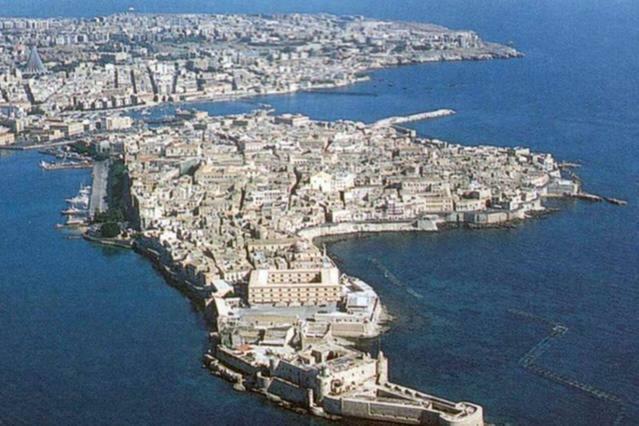 فيلا Domus 1333 Al Duomo سيراكوزا المظهر الخارجي الصورة